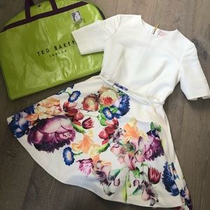 Ted Baker Size 4 (US 10) Short Sleeve Floral Dress